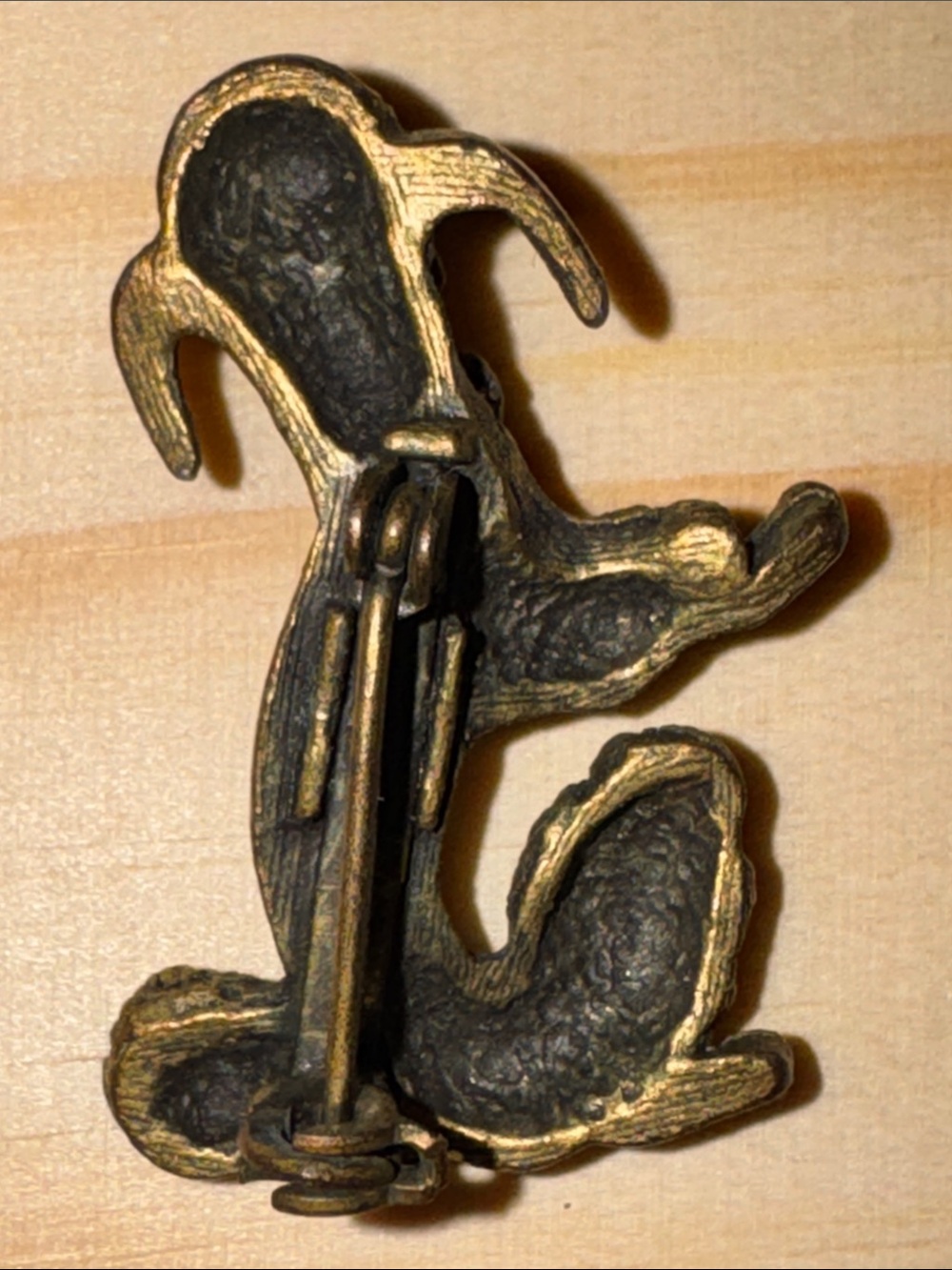 Vintage Brass Dog Figurine Brooch - Gold Tone with Red Eyes - Picture 3 of 3